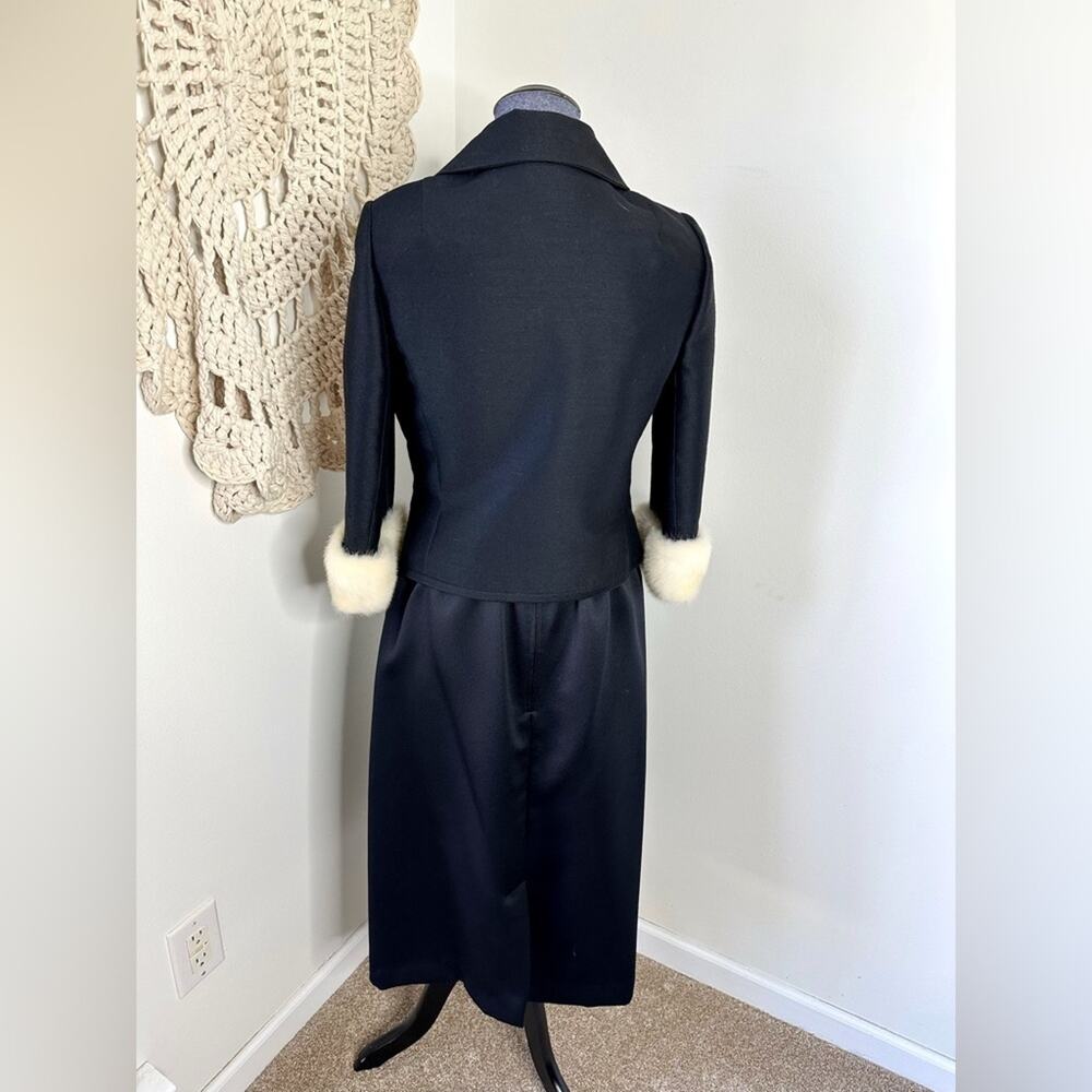 Vintage 1960s Cos Cob Black Bow Tailored Skirt Set With Fur Cuffs - Picture 7 of 8